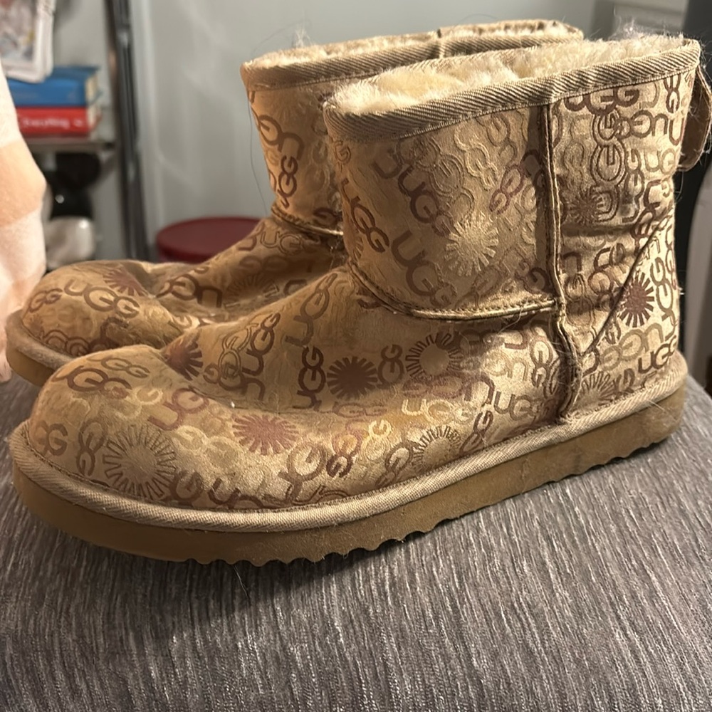 UGG boots. Size 9. Winter boots.